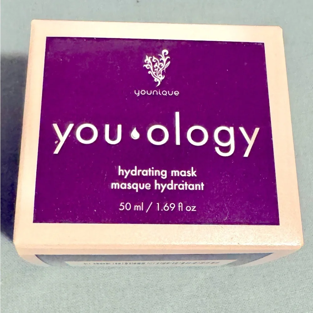 Younique Hydrating Mask - Picture 2 of 6